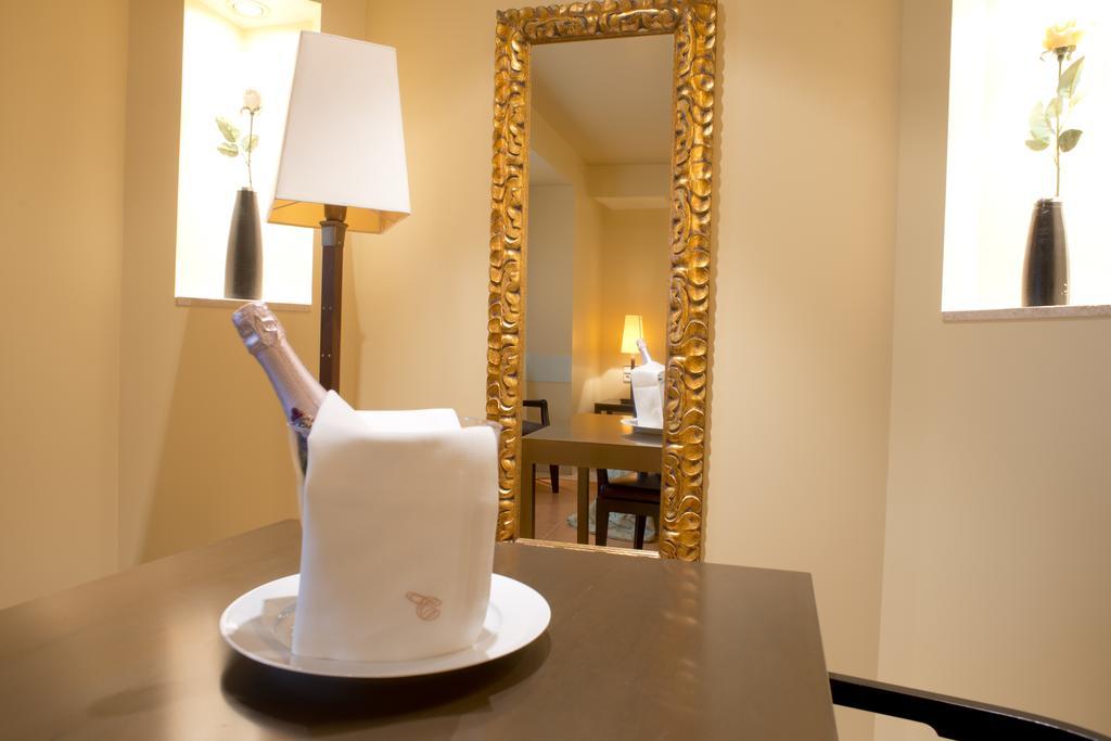 A Casa Canut Hotel Gastronomic Les Escaldes Екстериор снимка A champagne bucket