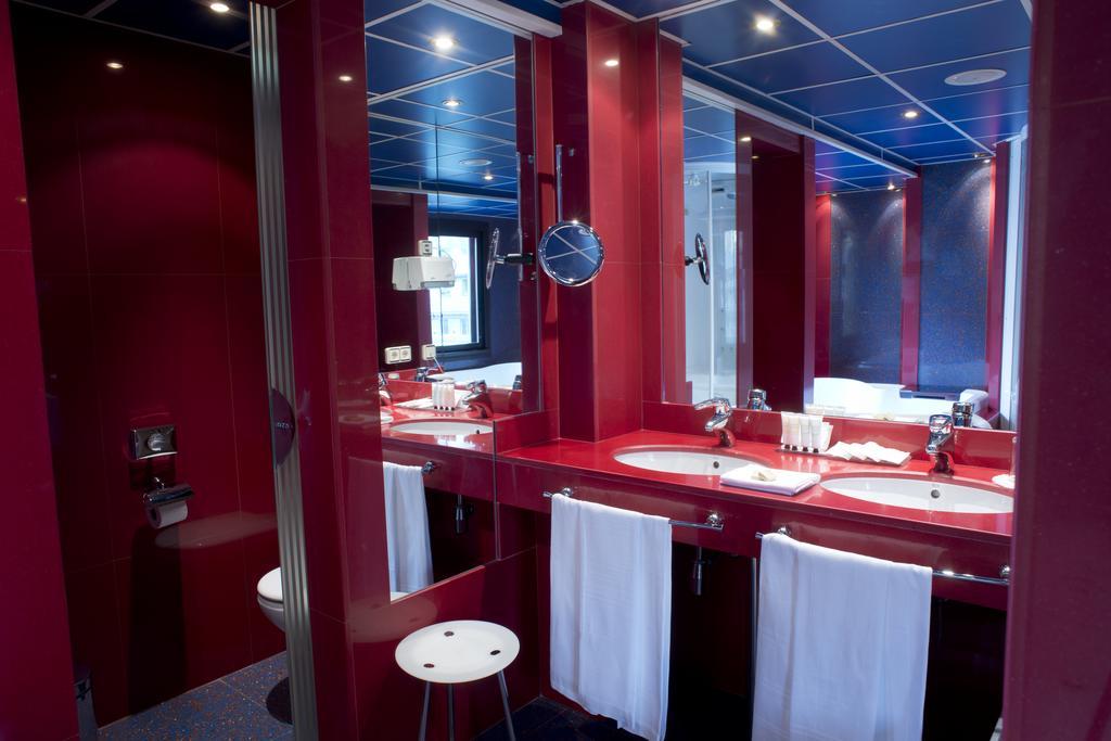 A Casa Canut Hotel Gastronomic Les Escaldes Екстериор снимка Bathroom