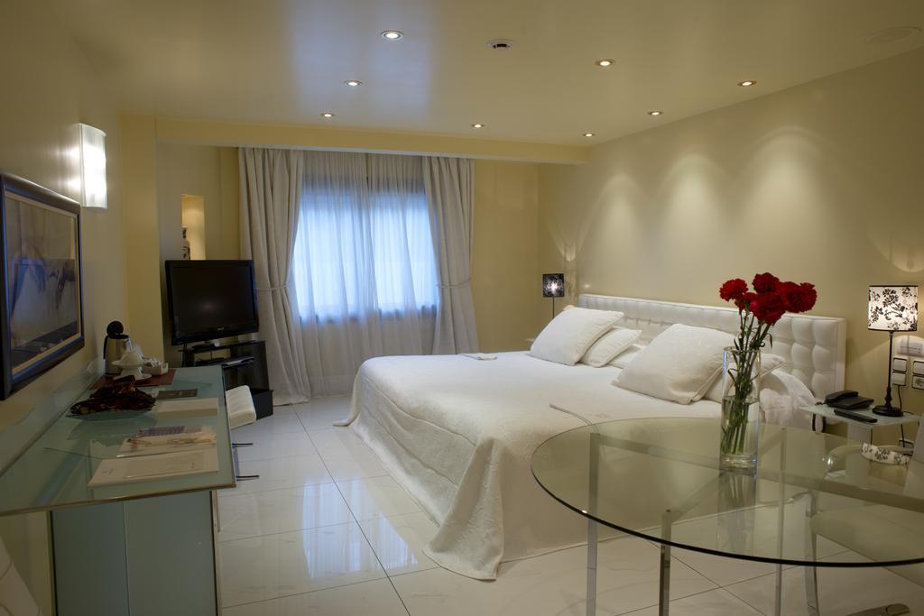 A Casa Canut Hotel Gastronomic Les Escaldes Екстериор снимка A bedroom