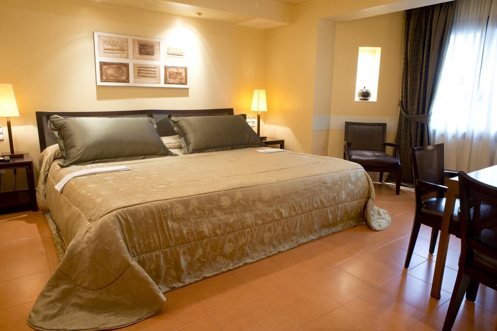 A Casa Canut Hotel Gastronomic Les Escaldes Екстериор снимка A bedroom