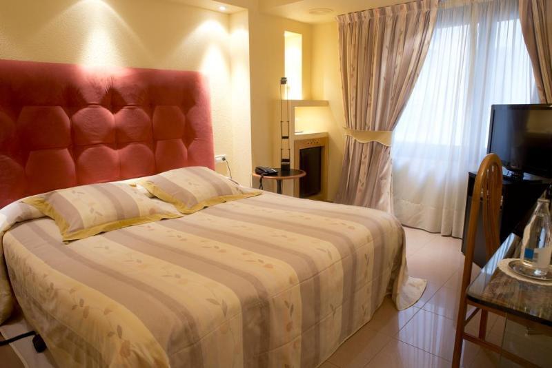 A Casa Canut Hotel Gastronomic Les Escaldes Екстериор снимка A room at the hotel