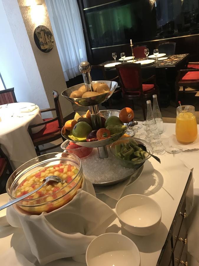 A Casa Canut Hotel Gastronomic Les Escaldes Екстериор снимка Fruit salad