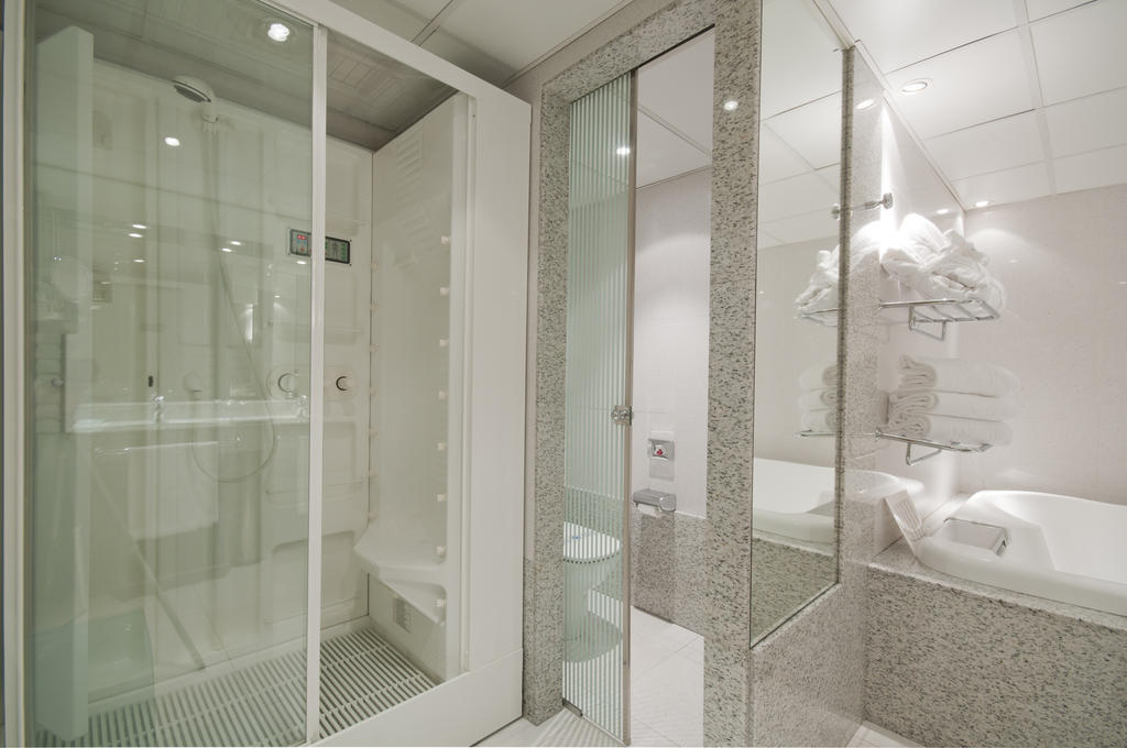 A Casa Canut Hotel Gastronomic Les Escaldes Екстериор снимка A shower cubicle